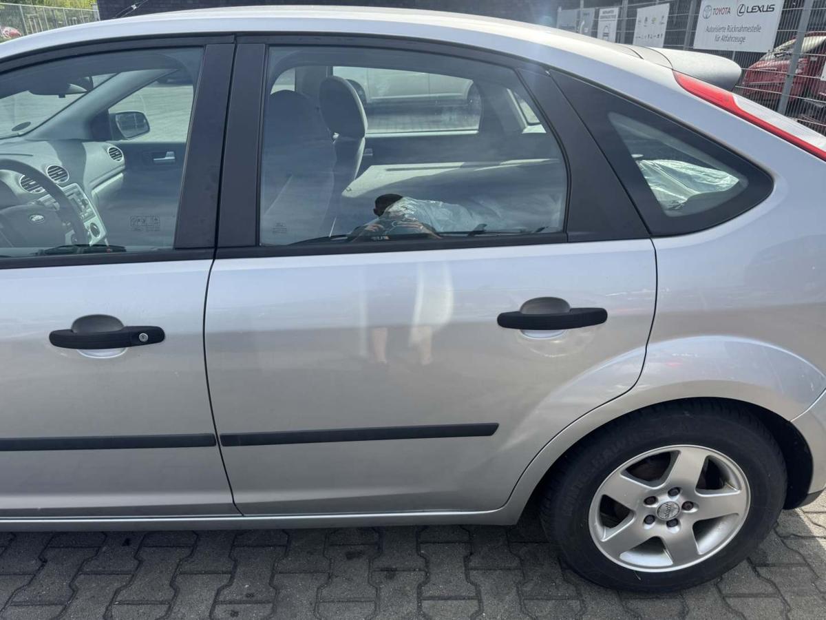Ford Focus 2 original T&uuml;r hinten links Polar Silber Flie&szlig;heck Rohbau Bj.2005